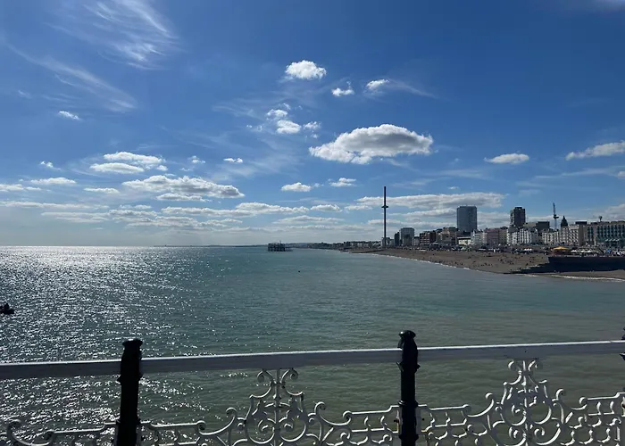 Best Location,4-Br House,Churchill Square Car Park & Sea-2 Min, Brighton Conference Centre 3 Min, Shops, Restaurants, I-360, Pier - Walking Distance