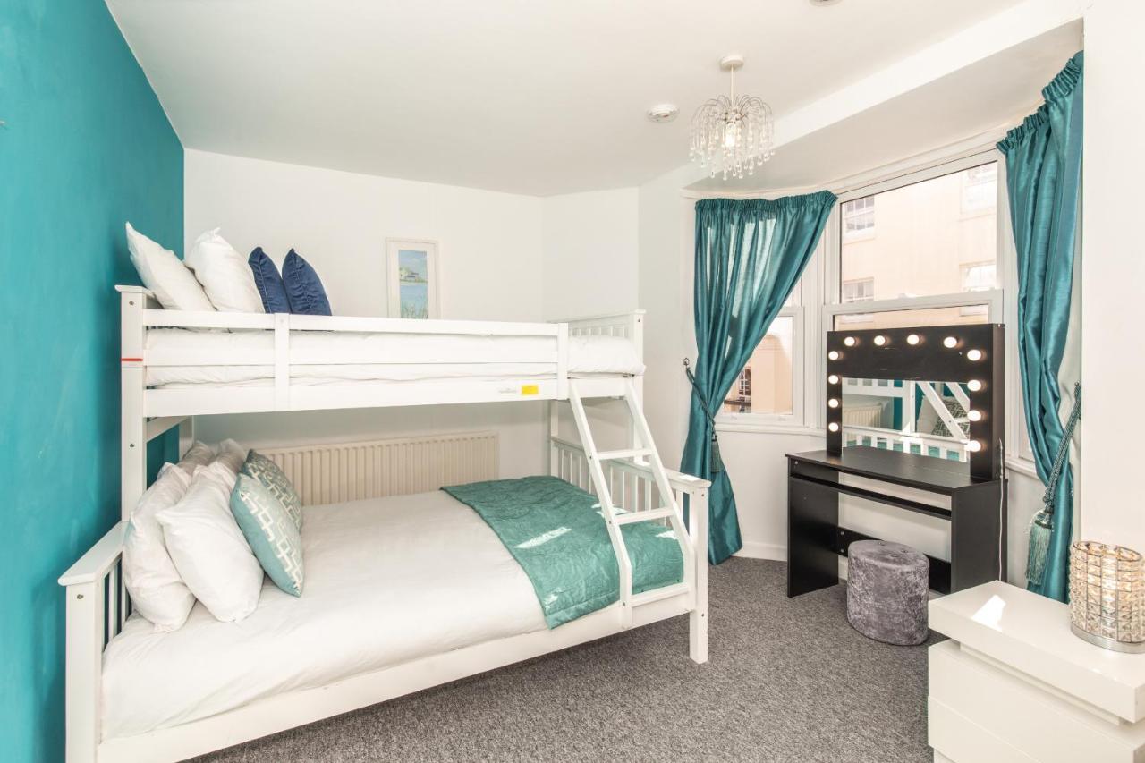 Apartamento Location,4-br House,churchill Square Car Park & Sea-2 Min, Conference Centre 3 Min, Shops, Restaurants, I-360, Pier - Walking Distance Brighton