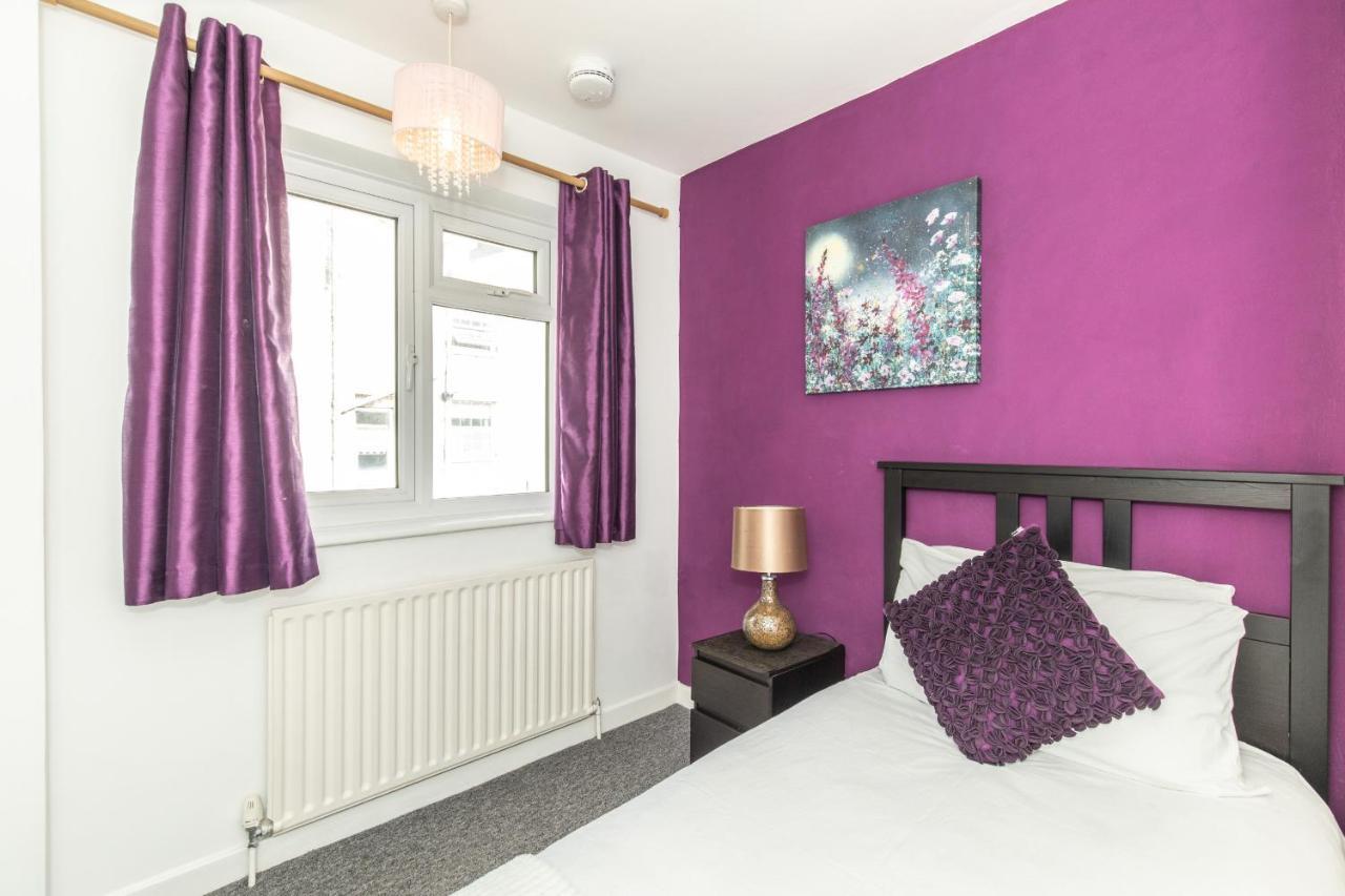 Location,4-br House,churchill Square Car Park & Sea-2 Min, Conference Centre 3 Min, Shops, Restaurants, I-360, Pier - Walking Distance * Brighton