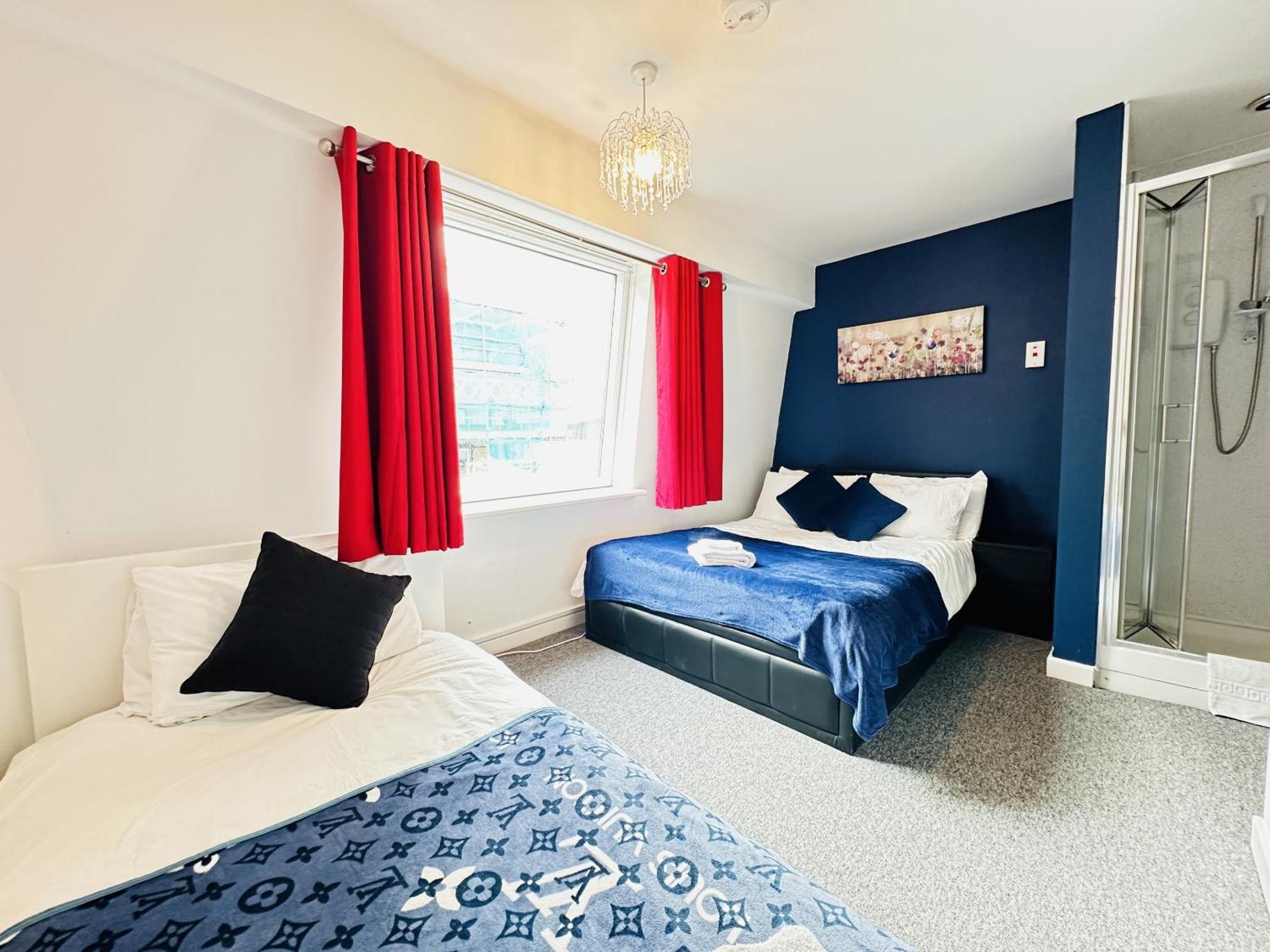 Location,4-br House,churchill Square Car Park & Sea-2 Min, Conference Centre 3 Min, Shops, Restaurants, I-360, Pier - Walking Distance Apartamento Brighton