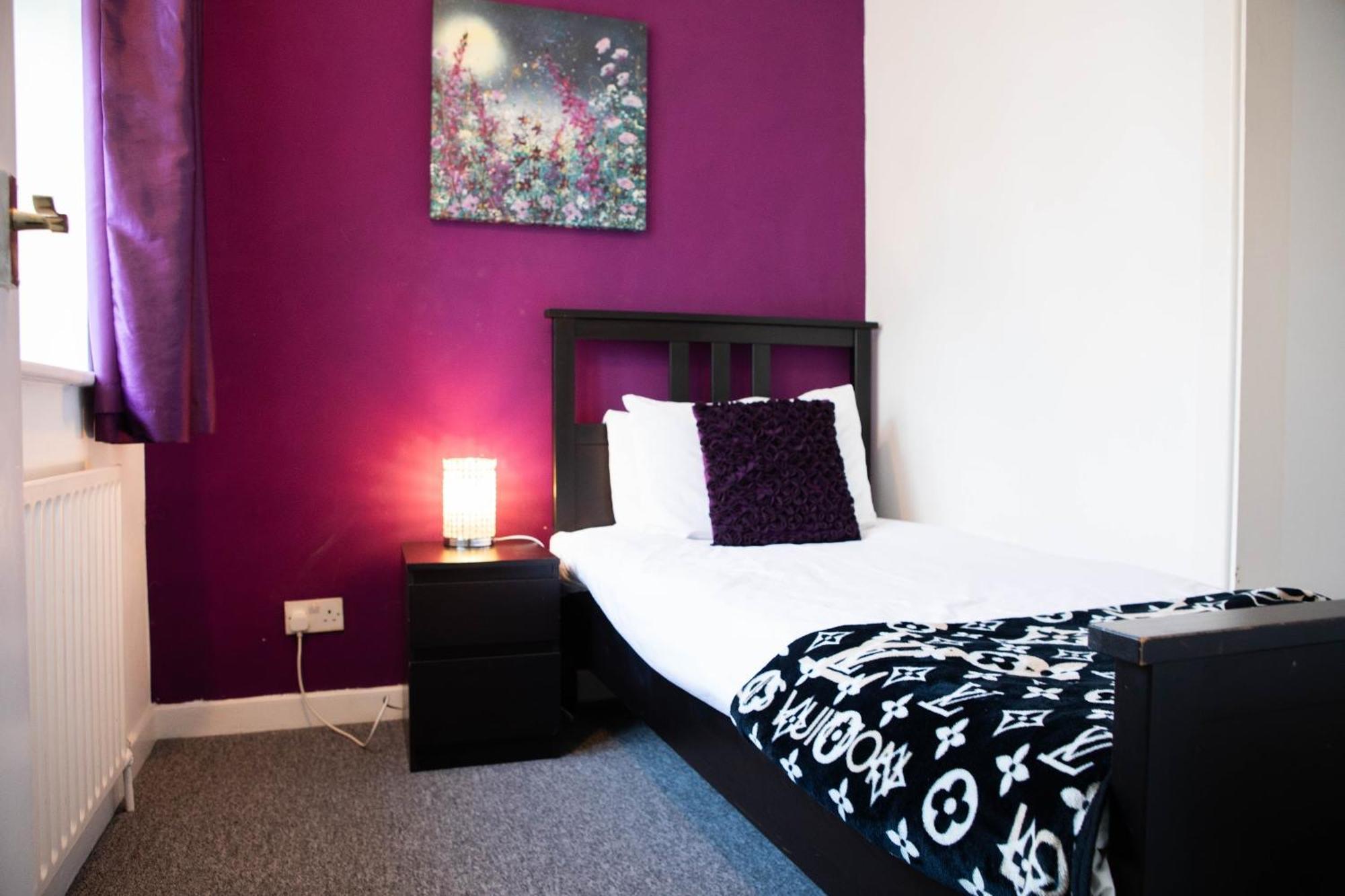 Location,4-br House,churchill Square Car Park & Sea-2 Min, Conference Centre 3 Min, Shops, Restaurants, I-360, Pier - Walking Distance Apartamento