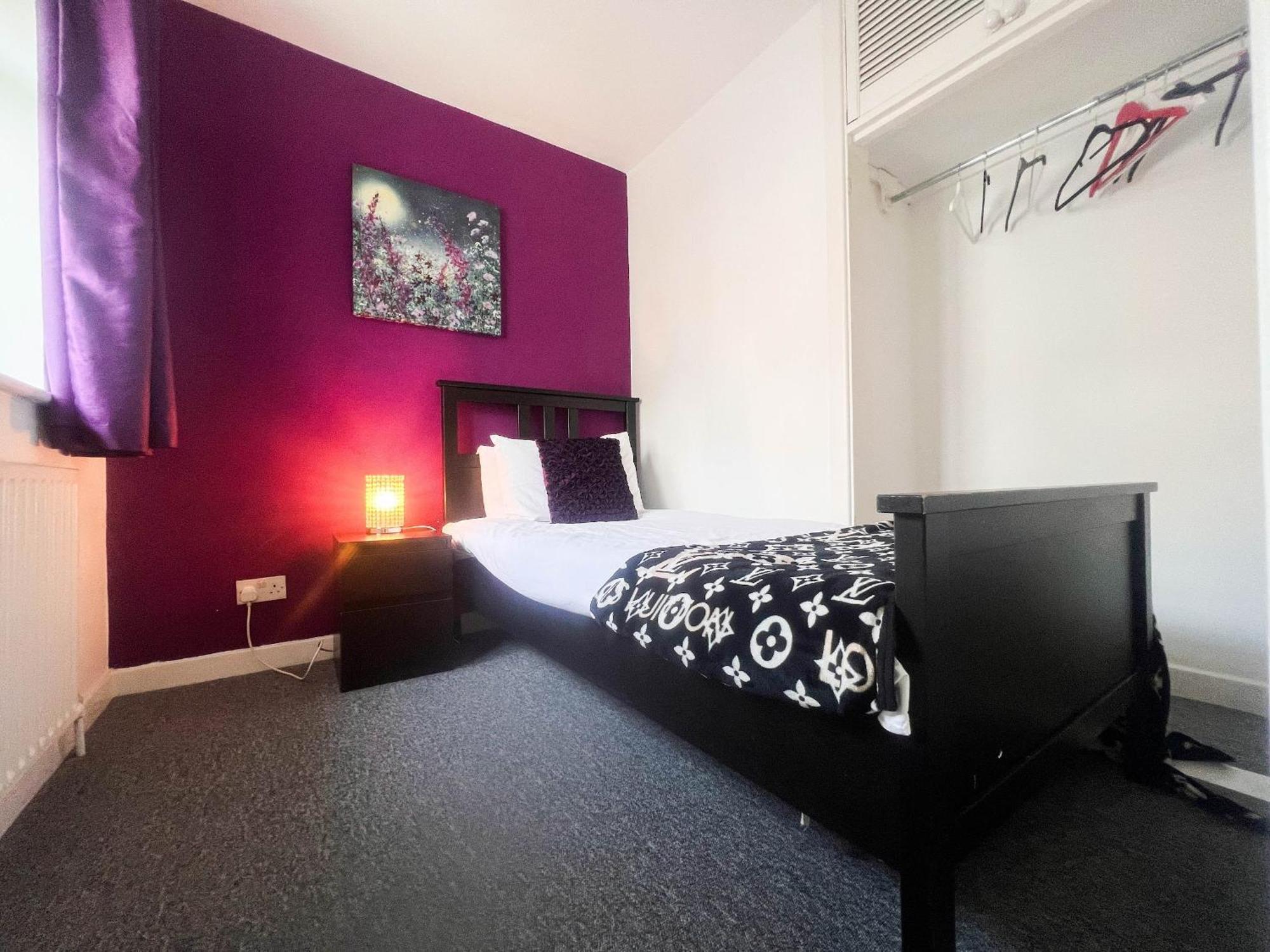 Apartamento Location,4-br House,churchill Square Car Park & Sea-2 Min, Conference Centre 3 Min, Shops, Restaurants, I-360, Pier - Walking Distance Brighton