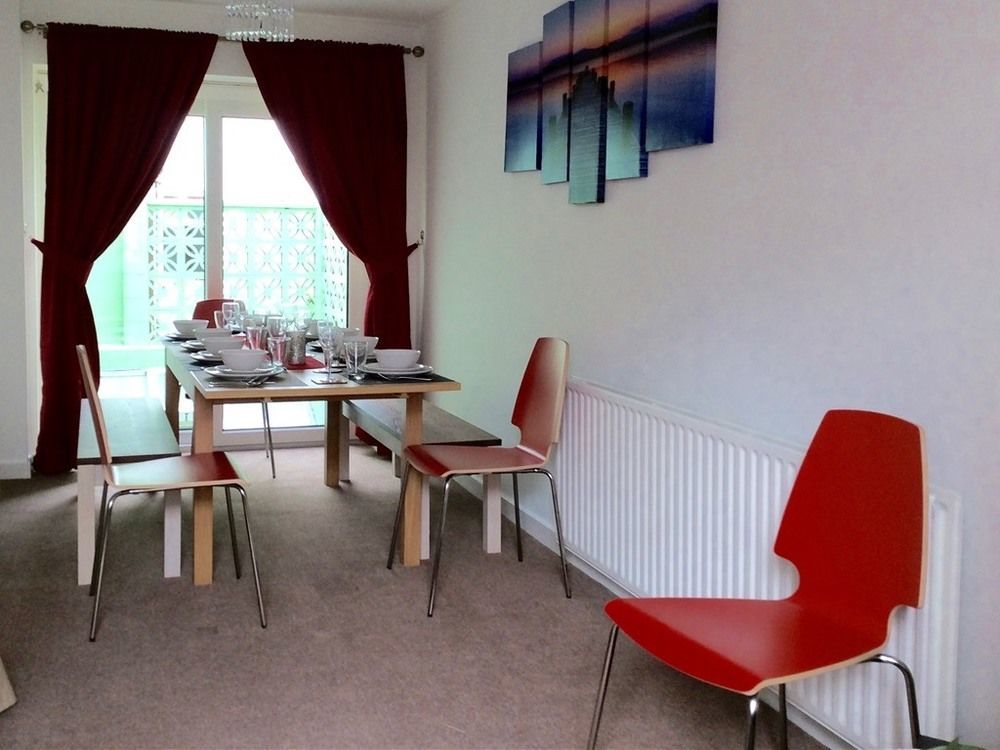Location,4-br House,churchill Square Car Park & Sea-2 Min, Conference Centre 3 Min, Shops, Restaurants, I-360, Pier - Walking Distance Apartamento