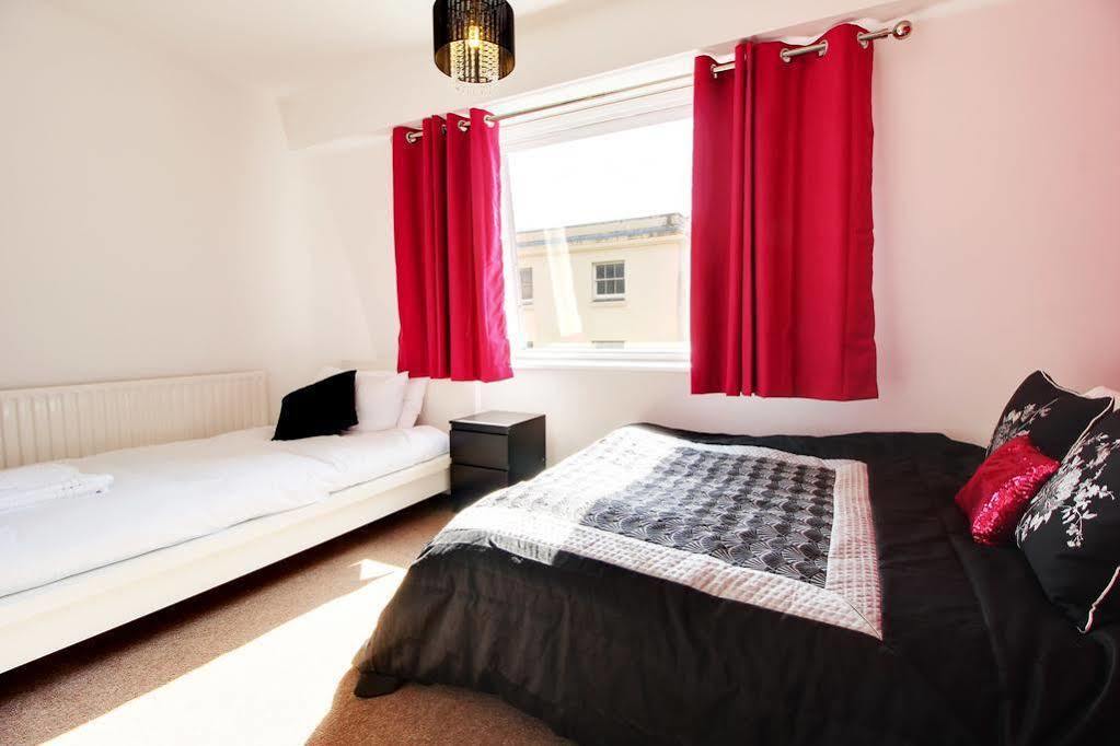 Location,4-br House,churchill Square Car Park & Sea-2 Min, Conference Centre 3 Min, Shops, Restaurants, I-360, Pier - Walking Distance